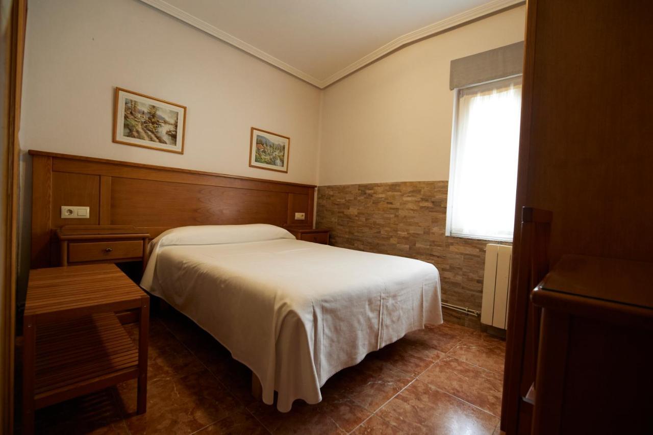 Pension Serafin Avilés Exterior foto