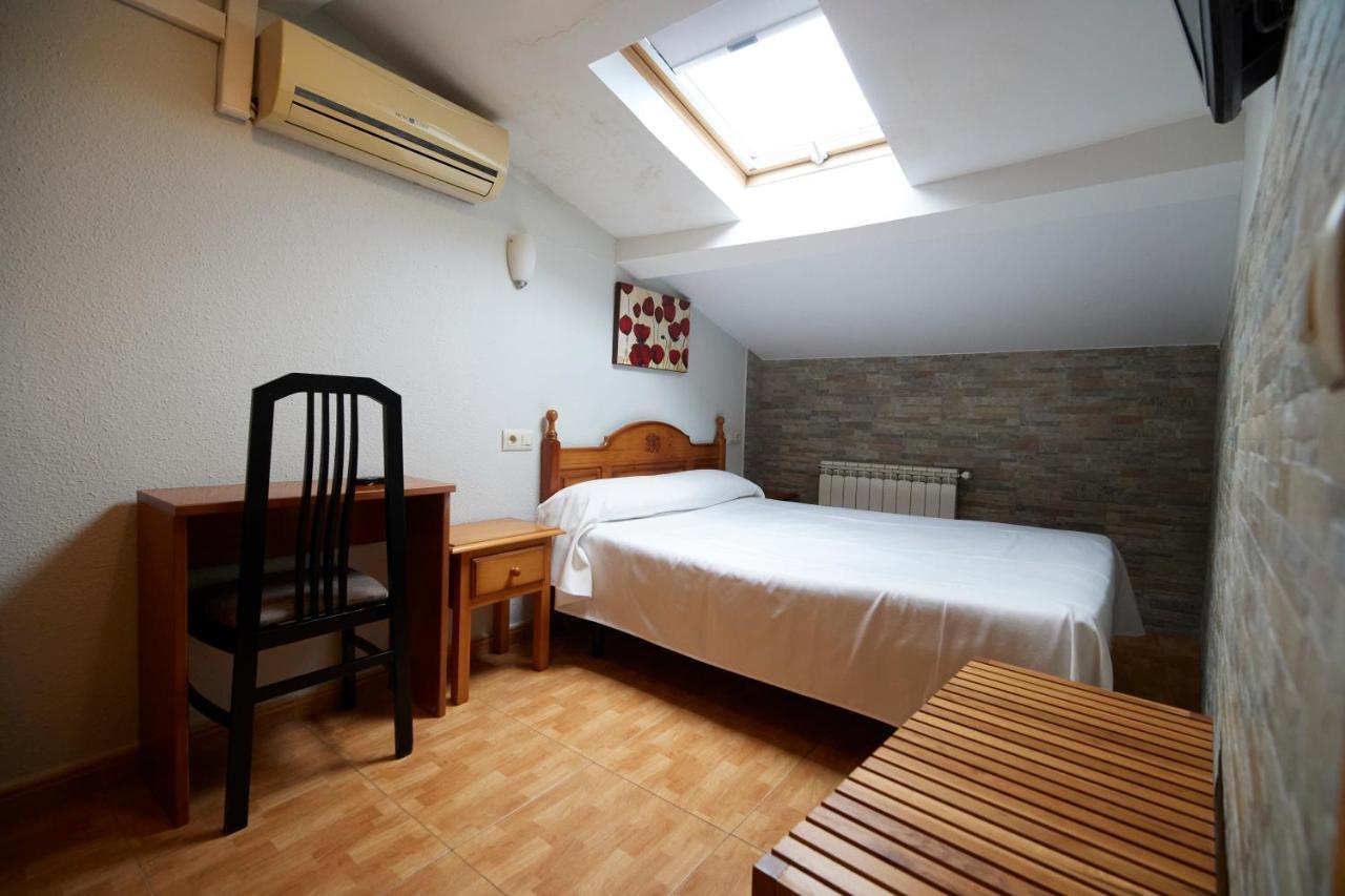 Pension Serafin Avilés Exterior foto