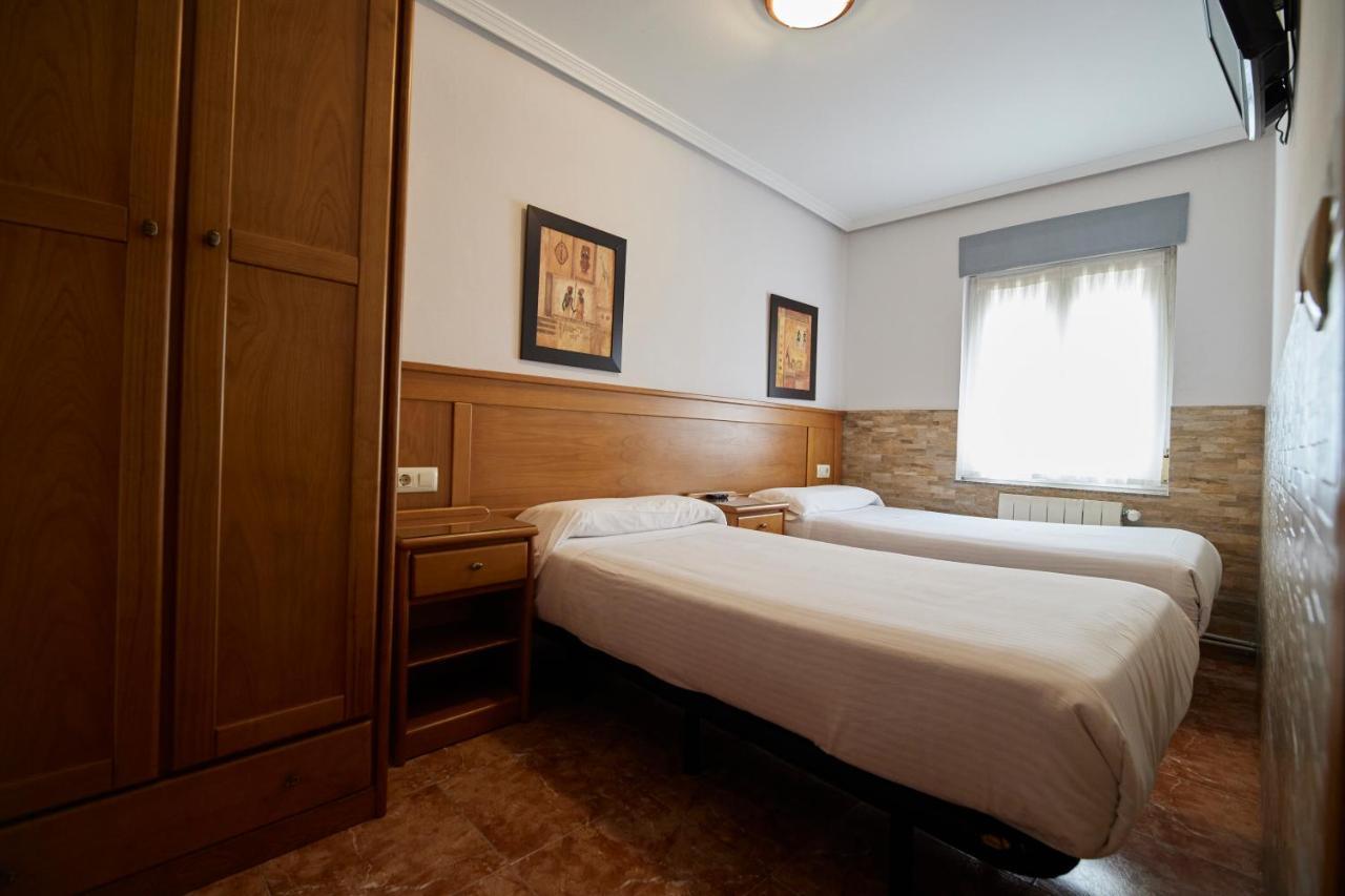 Pension Serafin Avilés Exterior foto