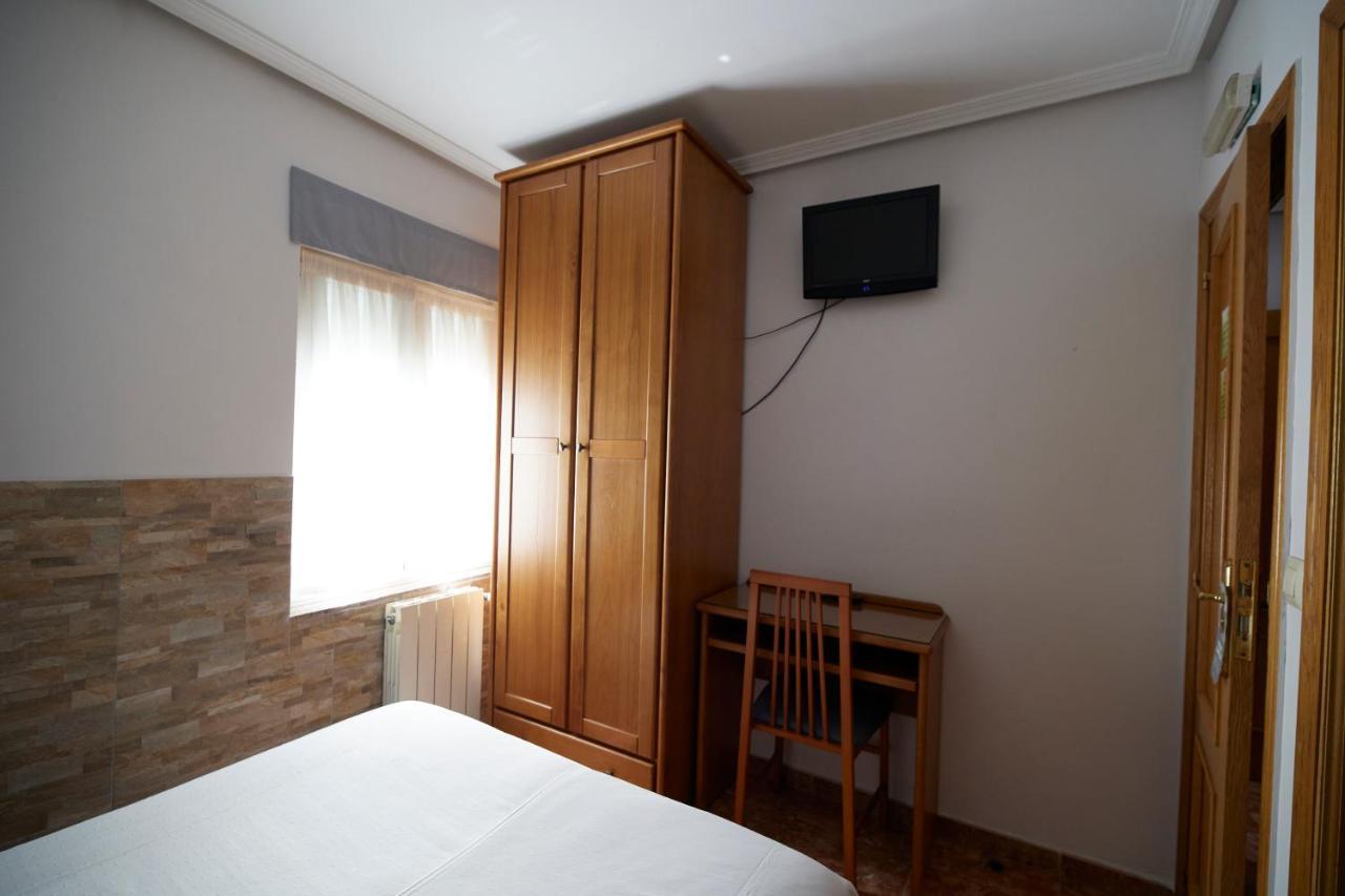 Pension Serafin Avilés Exterior foto