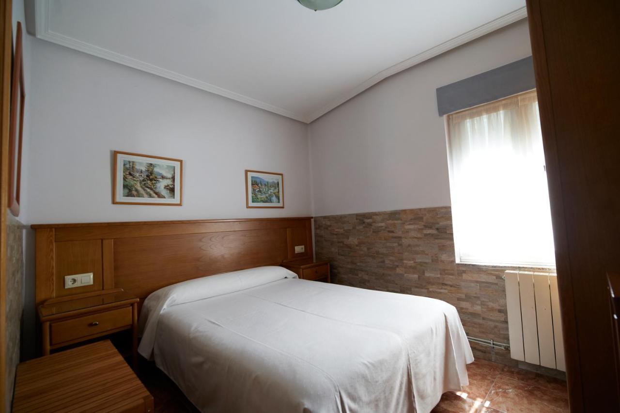 Pension Serafin Avilés Exterior foto