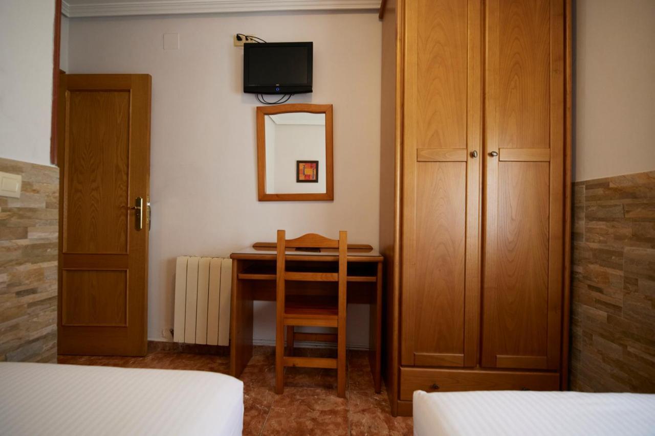 Pension Serafin Avilés Exterior foto