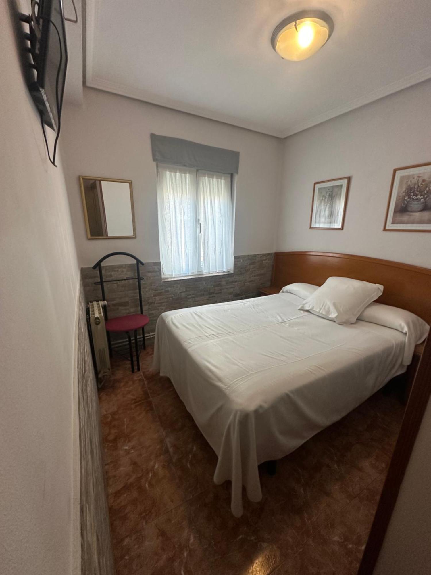 Pension Serafin Avilés Exterior foto