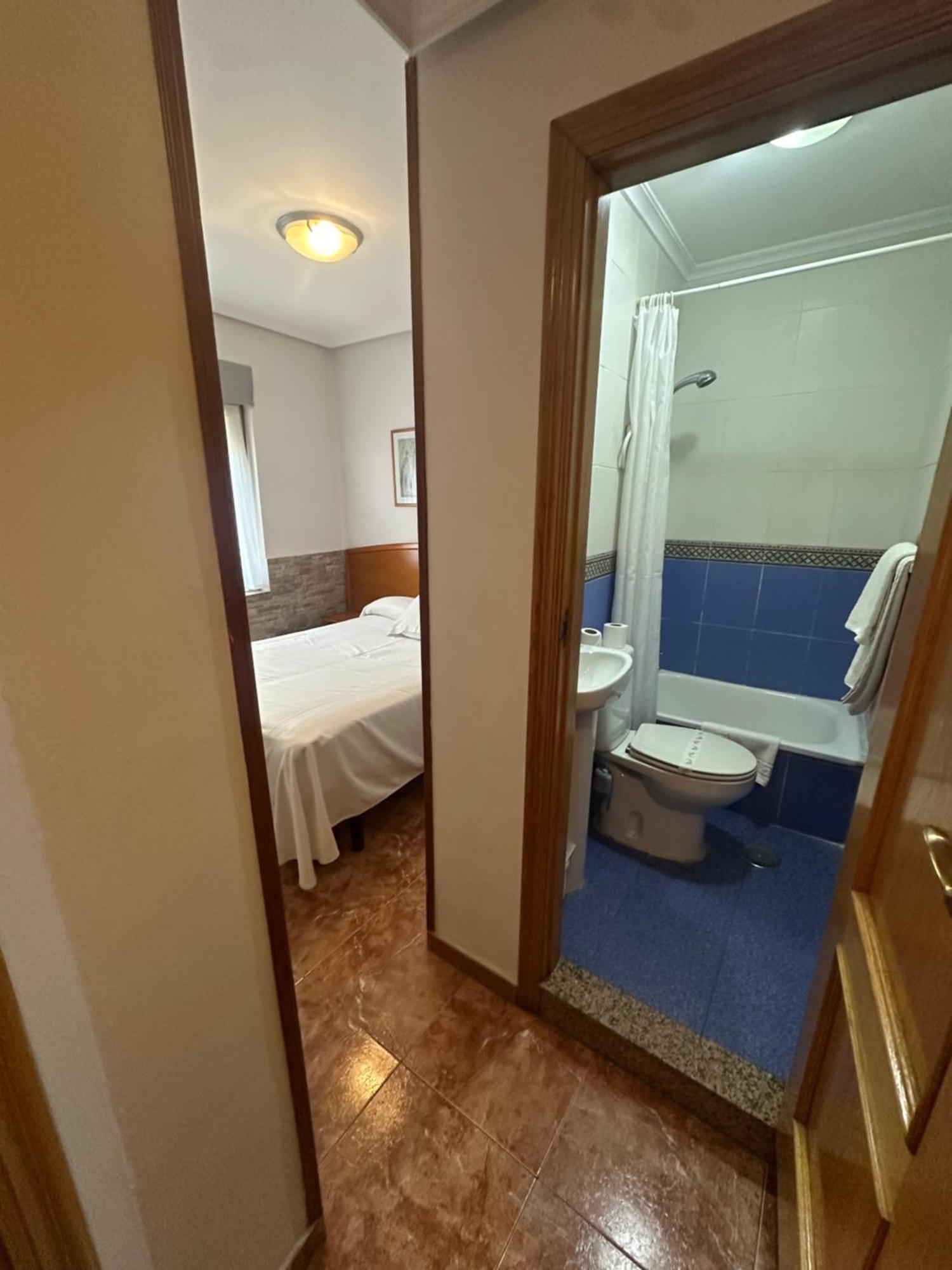 Pension Serafin Avilés Exterior foto